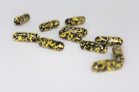 Segédanyagok szerepe az étrend-kiegészítőkben: technológiai szükségszerűség vagy potenciális kockázat?